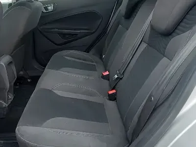 Ford FIESTA - Photo 2
