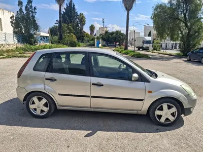 Photo Ford Fiesta 2005 300000 km - Prix 17 000 DT