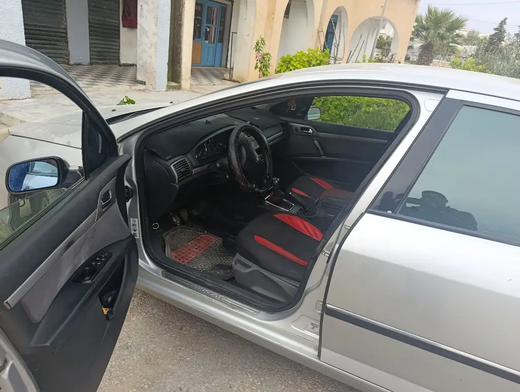 Peugeot 407 - Photo 7