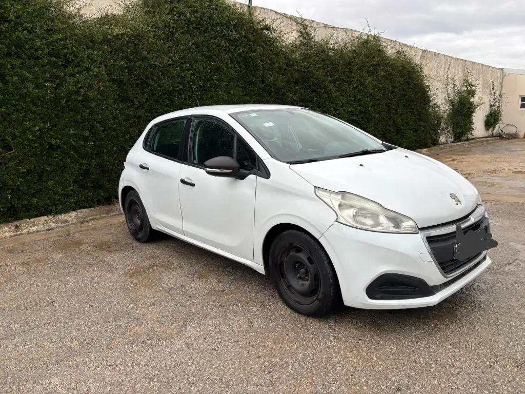 Peugeot 208 - Photo 3