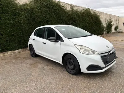 Peugeot 208 - Photo 6