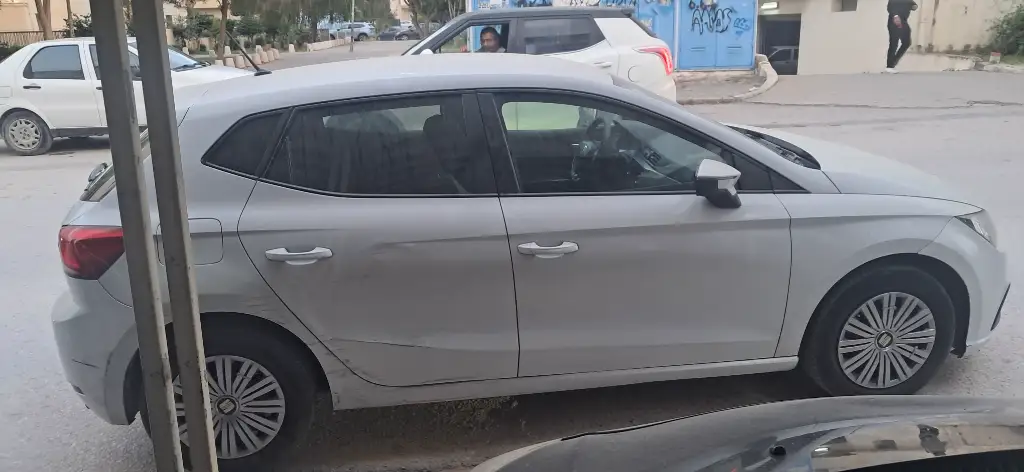 Seat Ibiza - Photo 2
