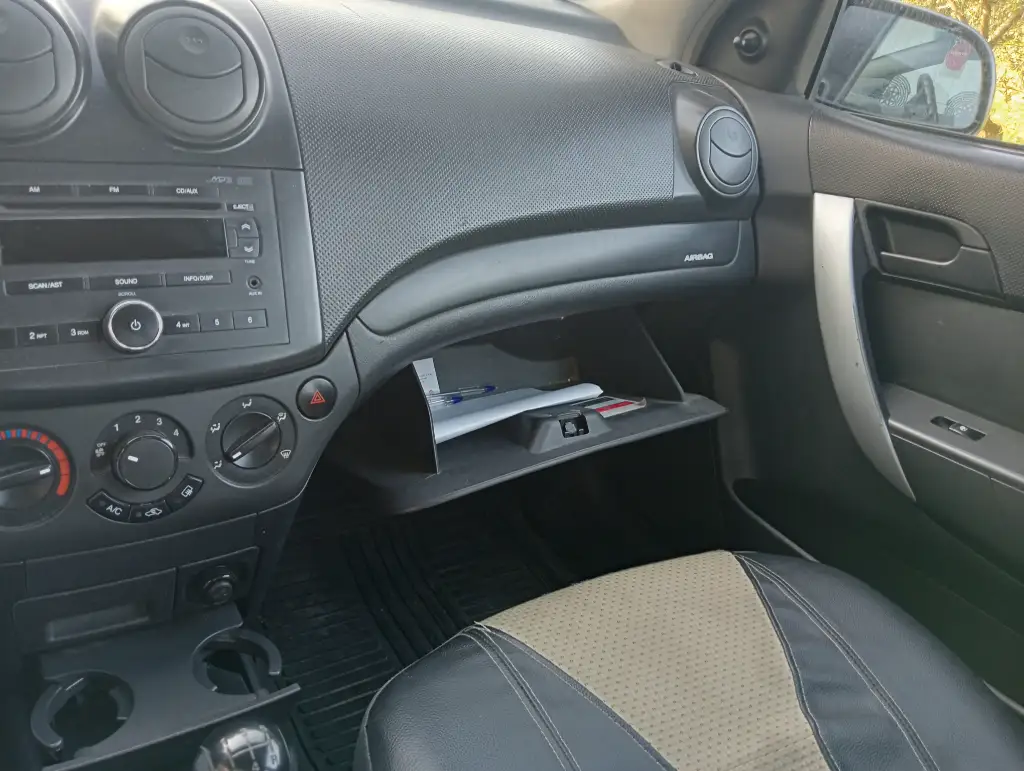 Chevrolet AVEO - Photo 2