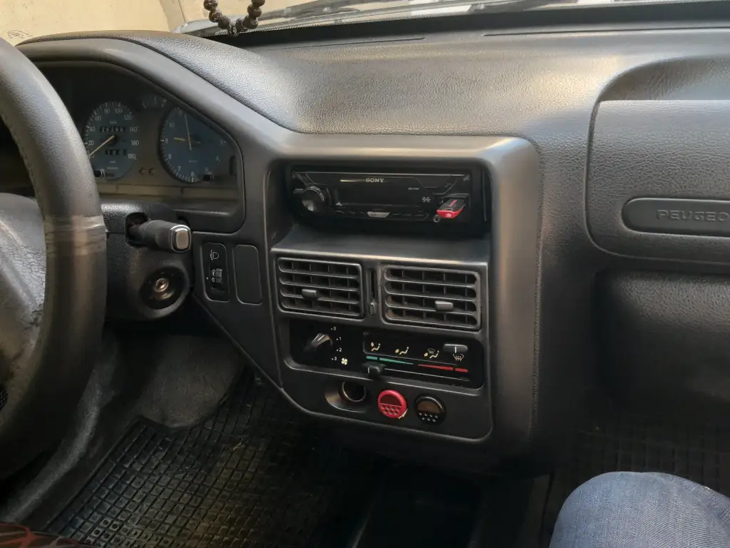 Peugeot 106 - Photo 5
