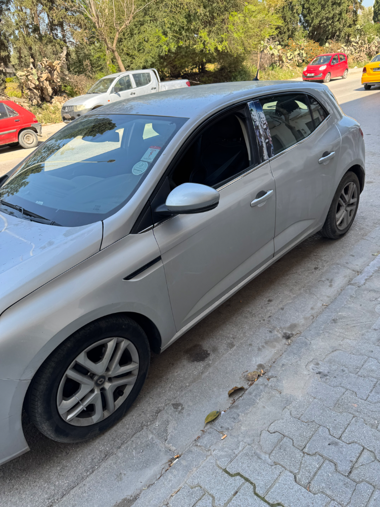 Renault Megane - Photo 4
