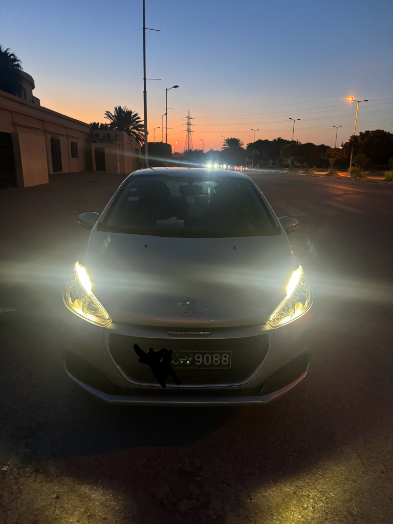 Peugeot 208 2016