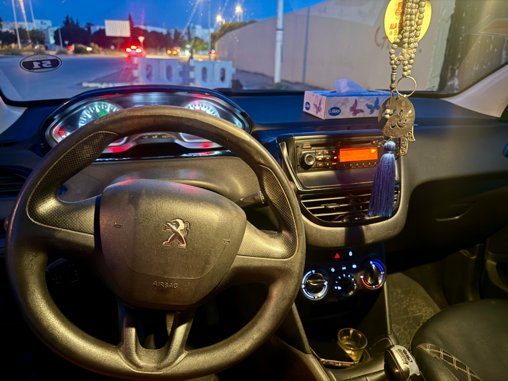 Peugeot 208 - Photo 5