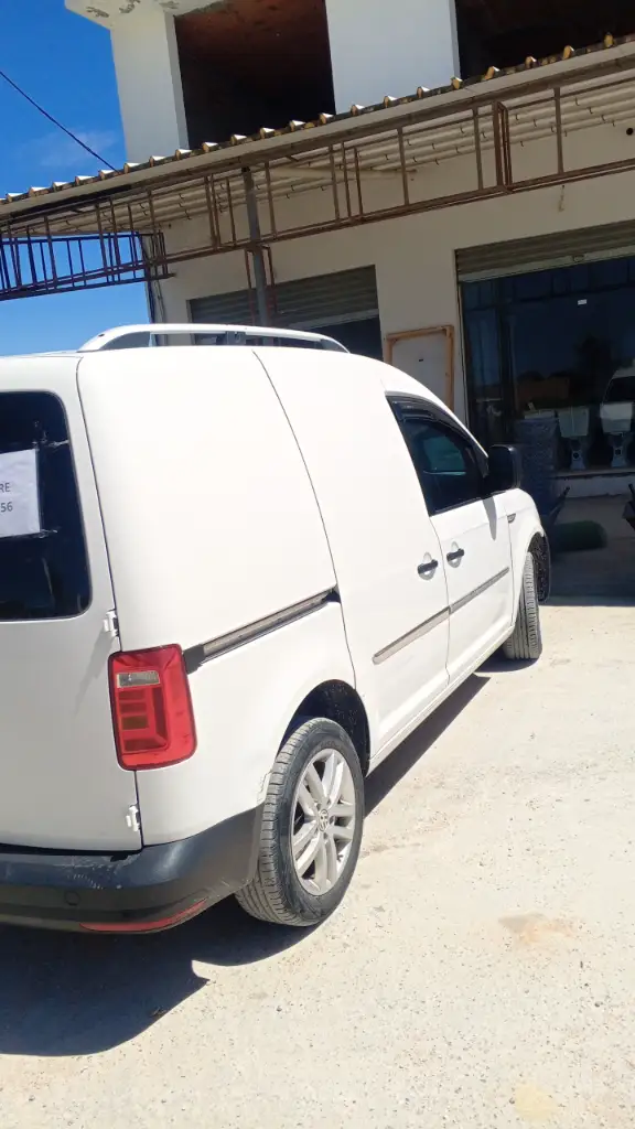 Volkswagen Caddy - Photo 2