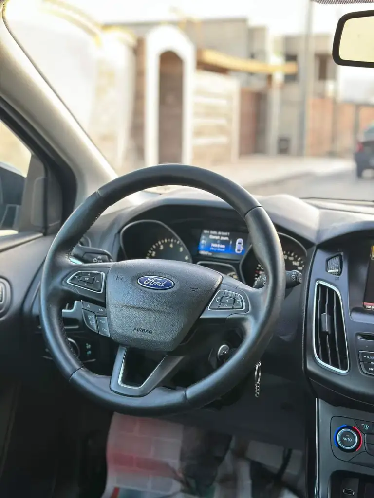 Ford FOCUS - Photo 7