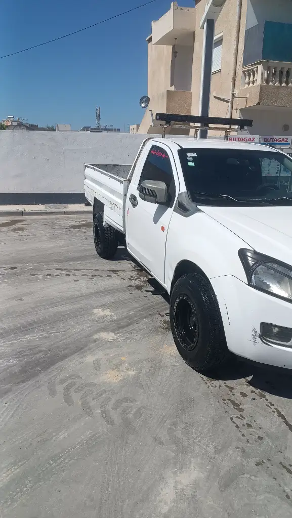 Isuzu D MAX - Photo 4