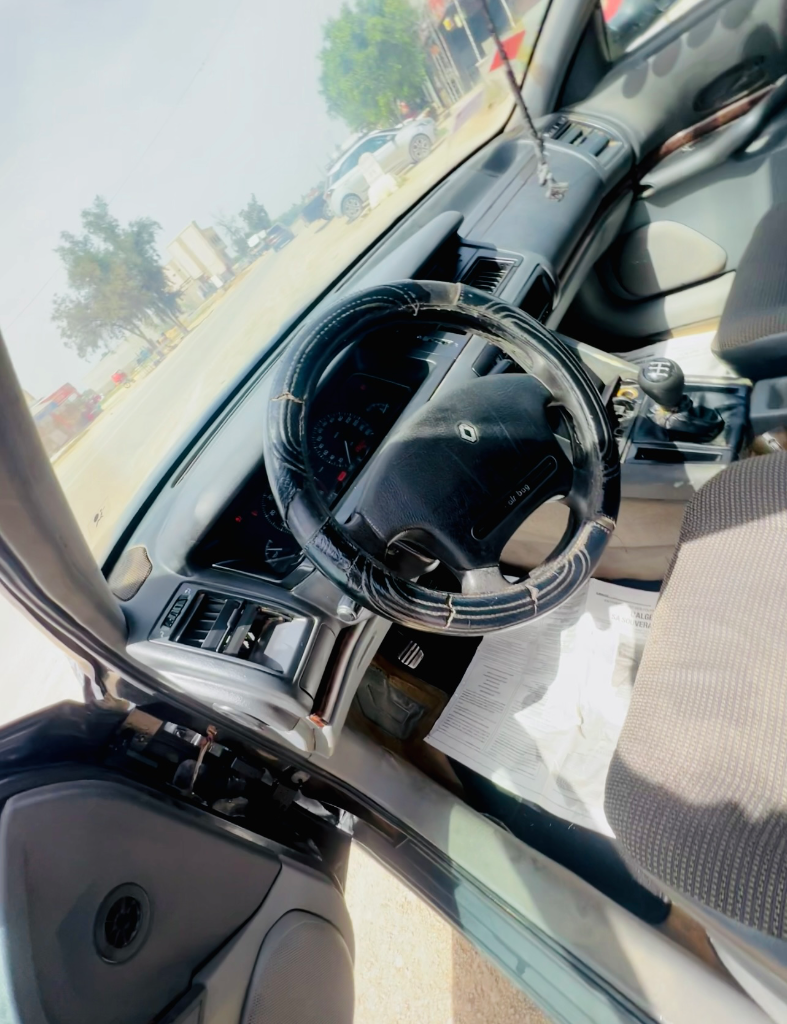 Renault Safrane - Photo 8