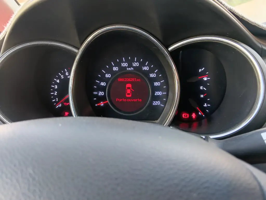 Kia RIO - Photo 4