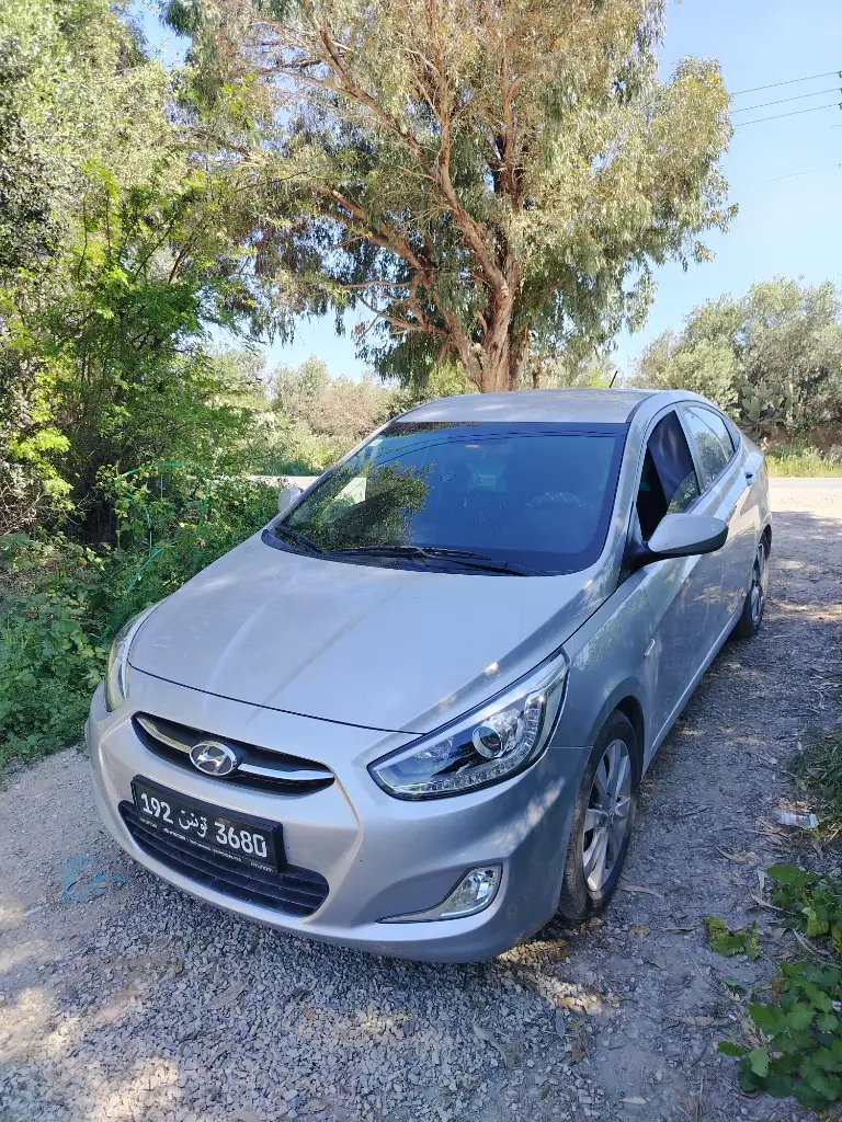 Hyundai ACCENT - Photo 2