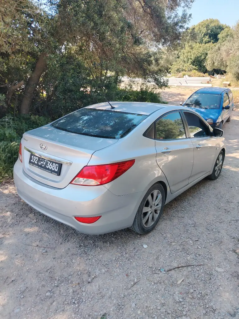 Hyundai ACCENT - Photo 5