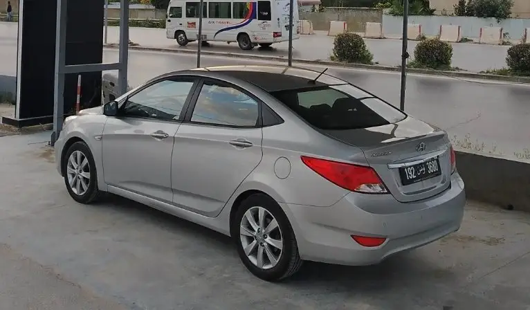Hyundai ACCENT - Photo 7