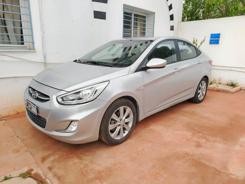 Hyundai ACCENT - Photo 9