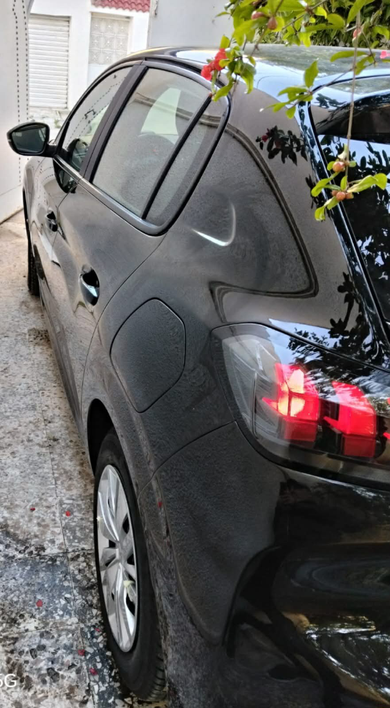Peugeot 208 - Photo 5