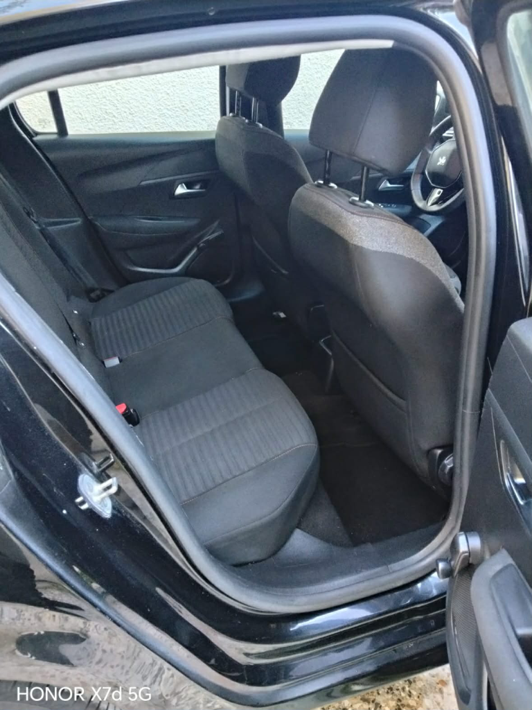 Peugeot 208 - Photo 6