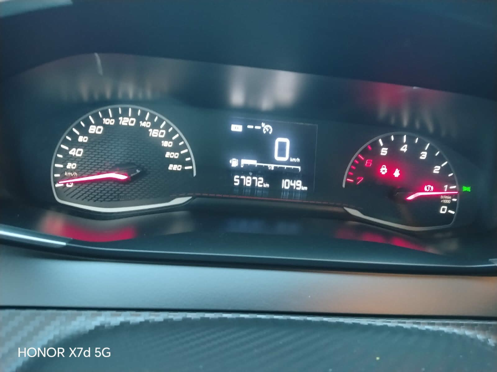 Peugeot 208 - Photo 8