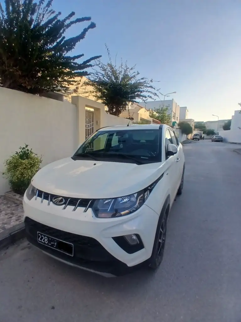 Mahindra KUV 100 2022