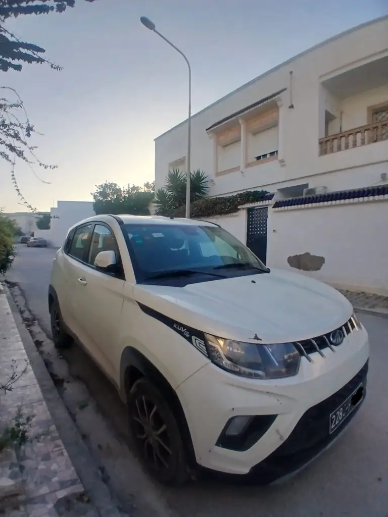 Mahindra KUV 100 - Photo 2