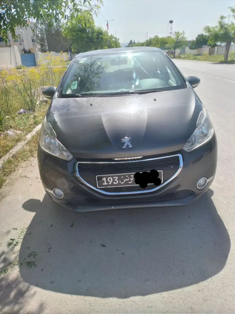 Peugeot 208 2012