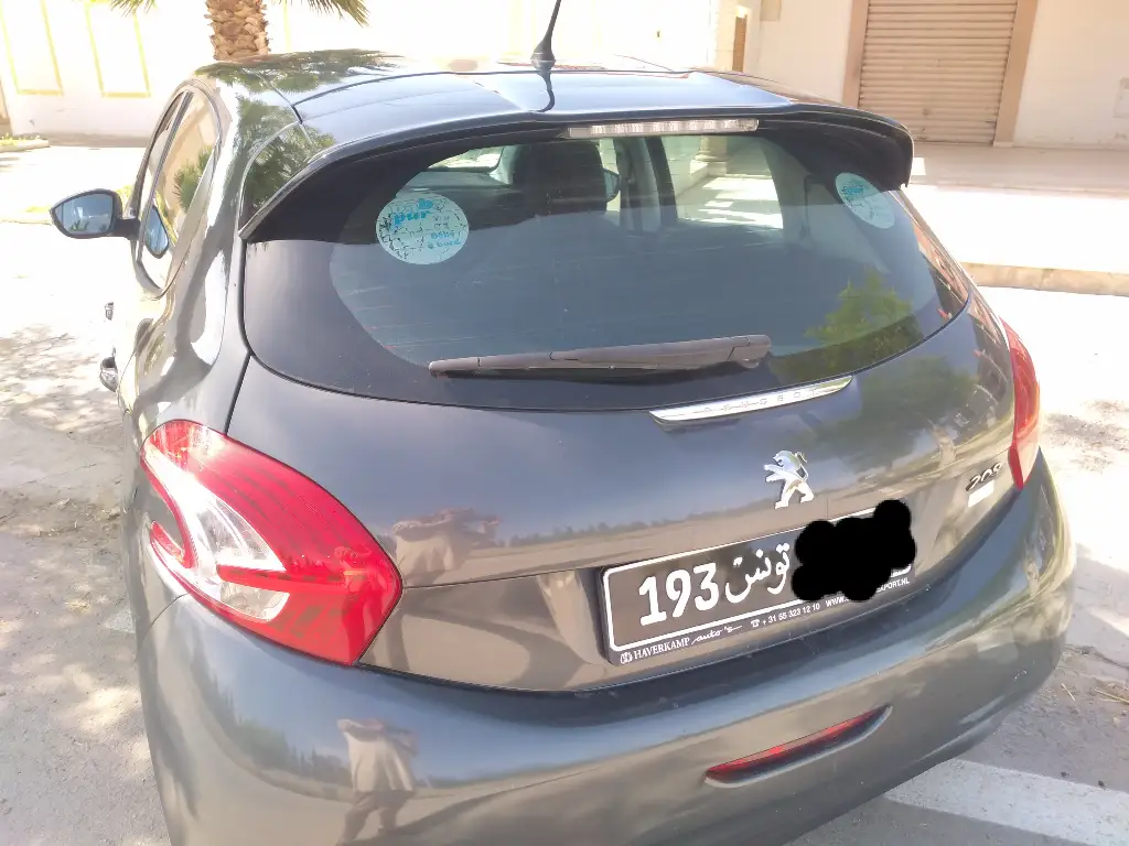 Peugeot 208 - Photo 3