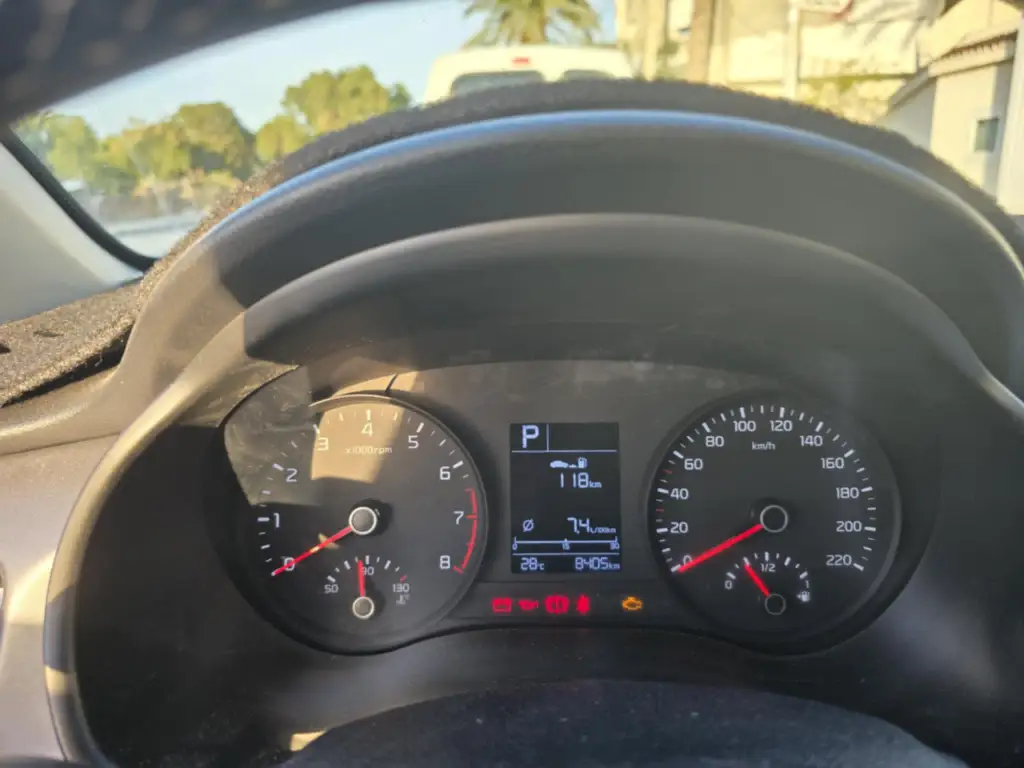 Kia RIO - Photo 4