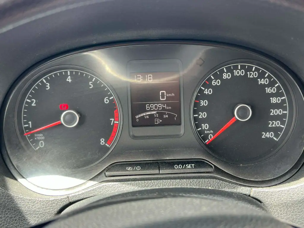 Volkswagen Polo - Photo 3