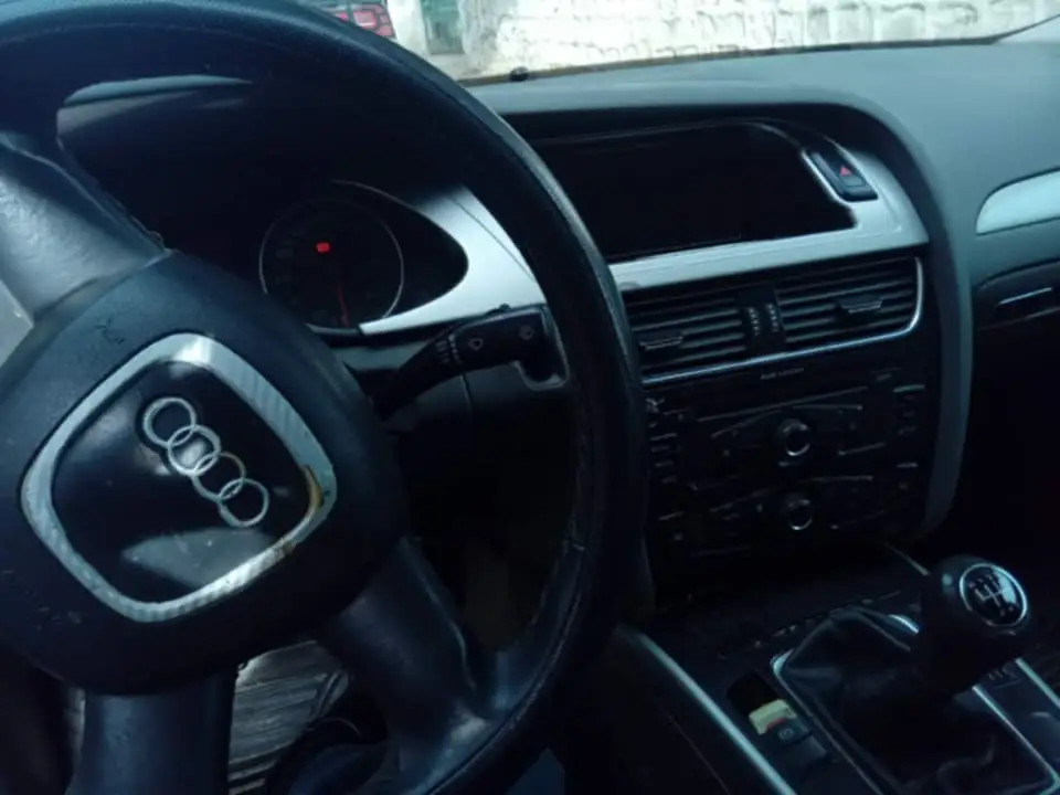 Audi A4 - Photo 4