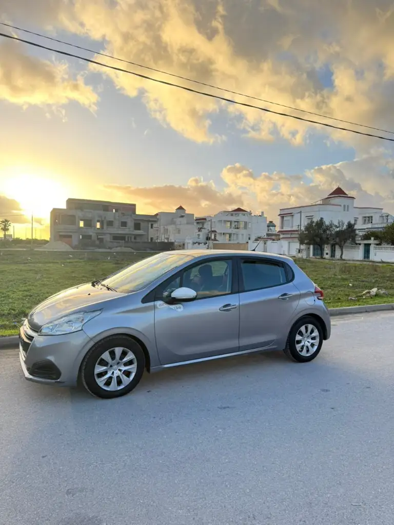 Peugeot 208 - Photo 4