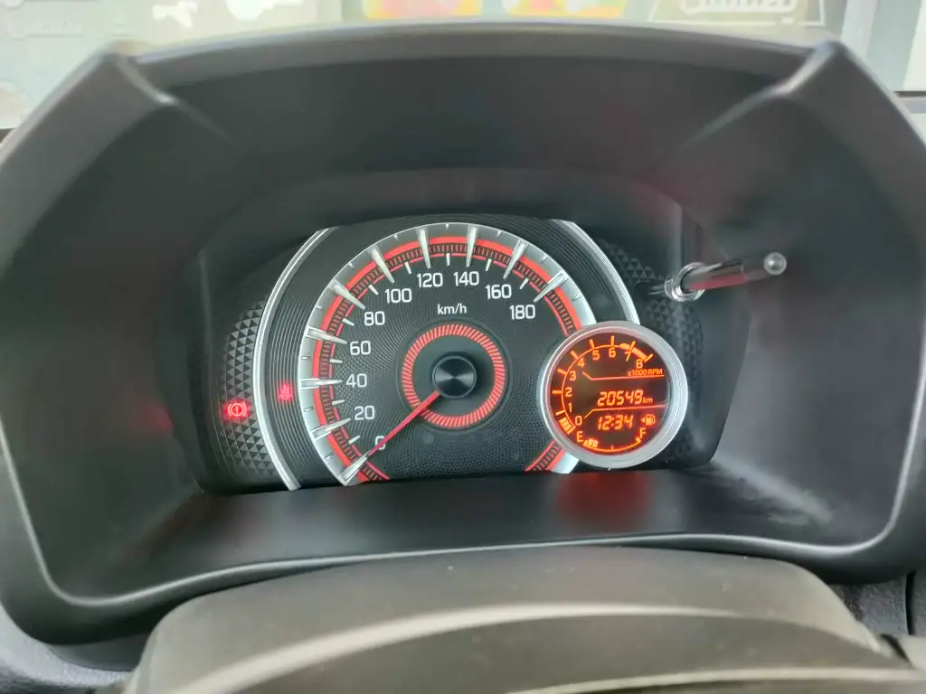 Suzuki Celerio - Photo 8