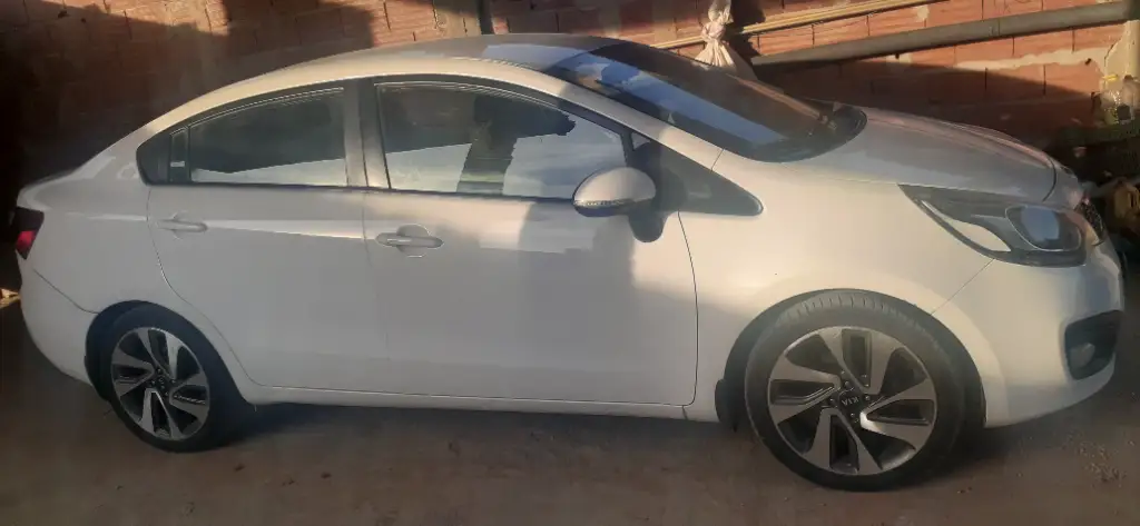 Kia RIO - Photo 2