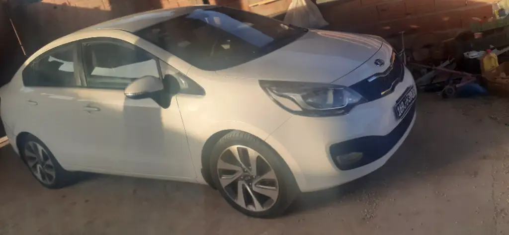 Kia RIO - Photo 3