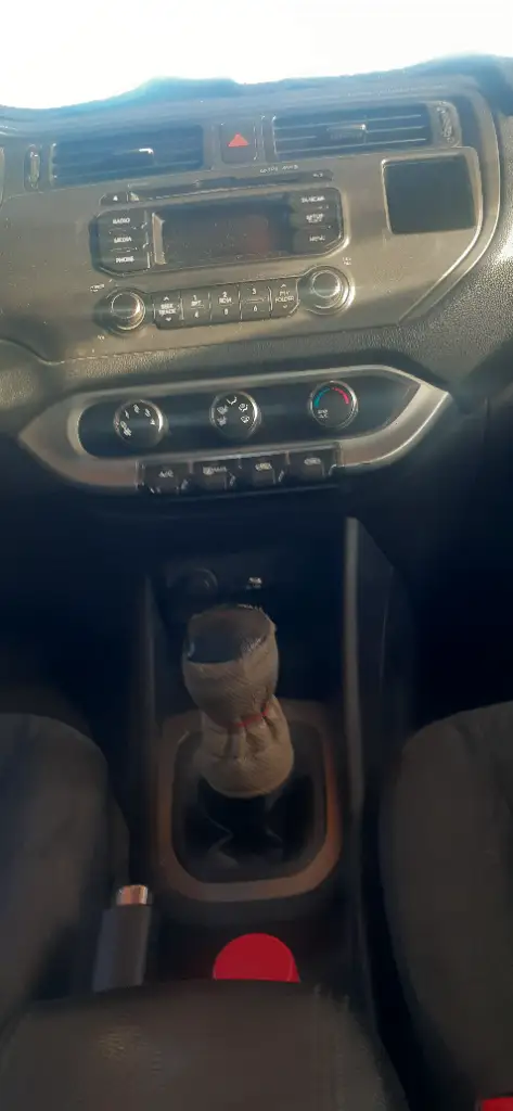 Kia RIO - Photo 5