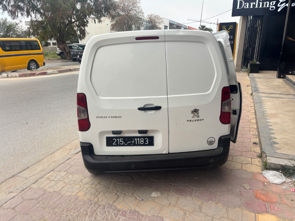 Peugeot Partner - Photo 10