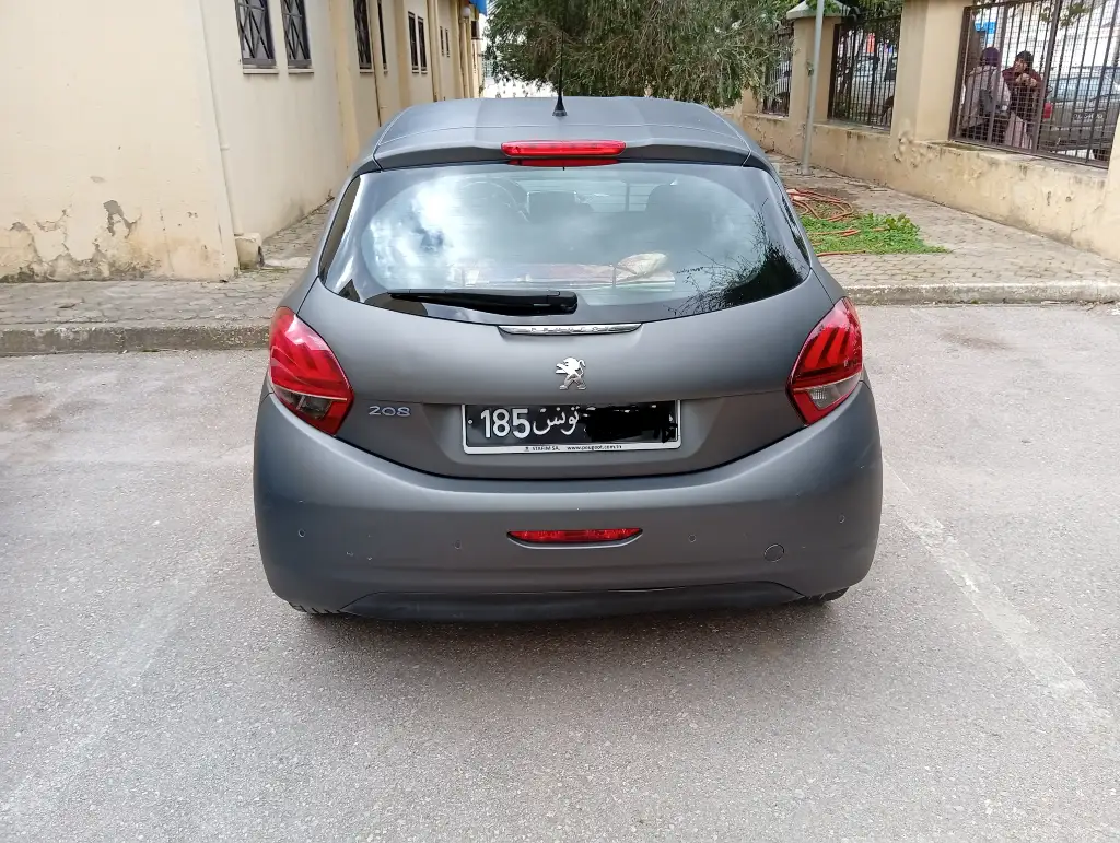 Peugeot 208 - Photo 9
