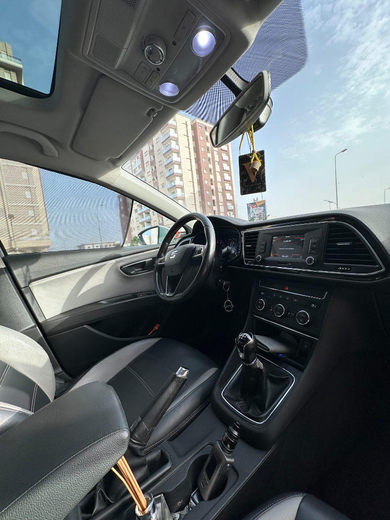 Seat Leon - Photo 5