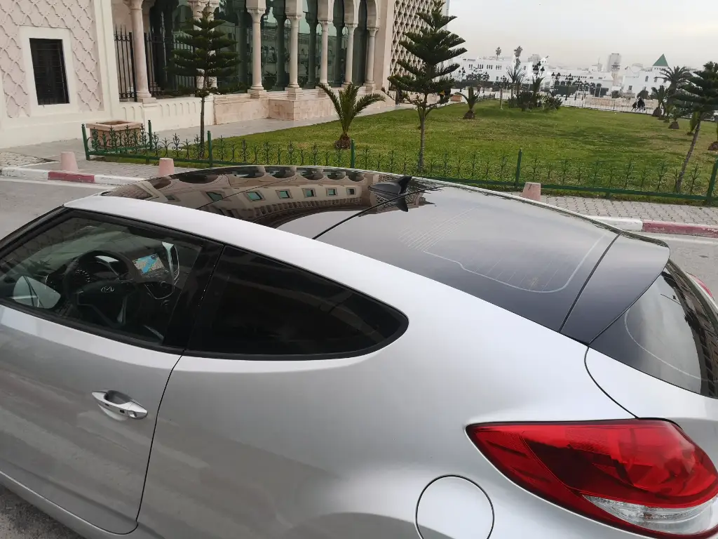 Hyundai VELOSTER - Photo 4