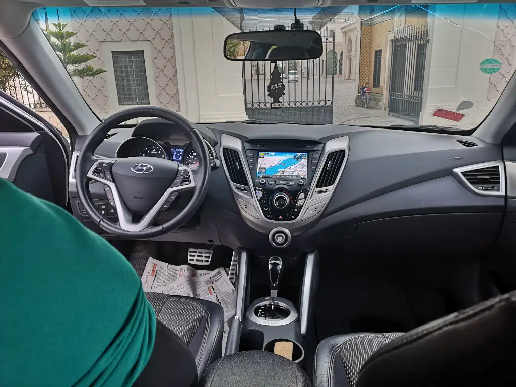 Hyundai VELOSTER - Photo 6