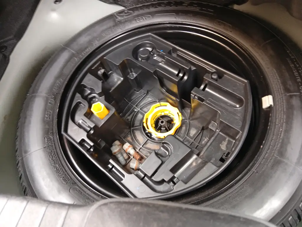Peugeot 208 - Photo 2
