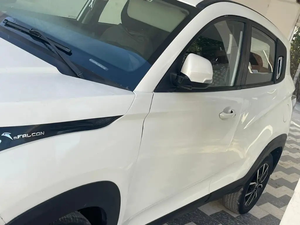 Mahindra KUV 100 - Photo 3
