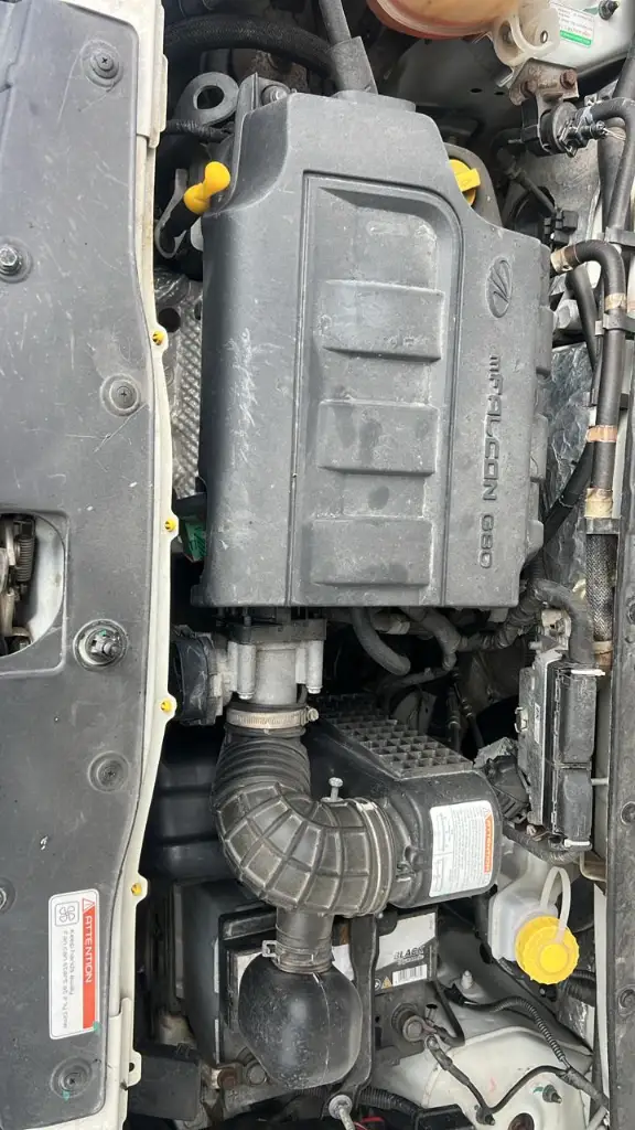 Mahindra KUV 100 - Photo 5