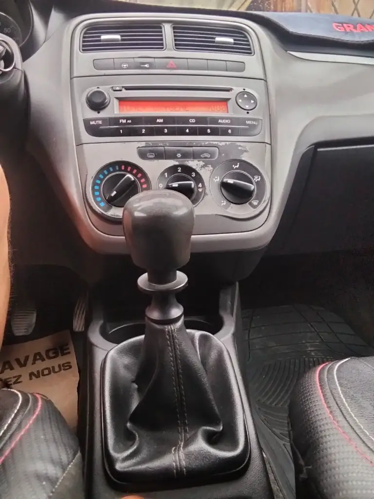 Fiat GRANDE PUNTO - Photo 3