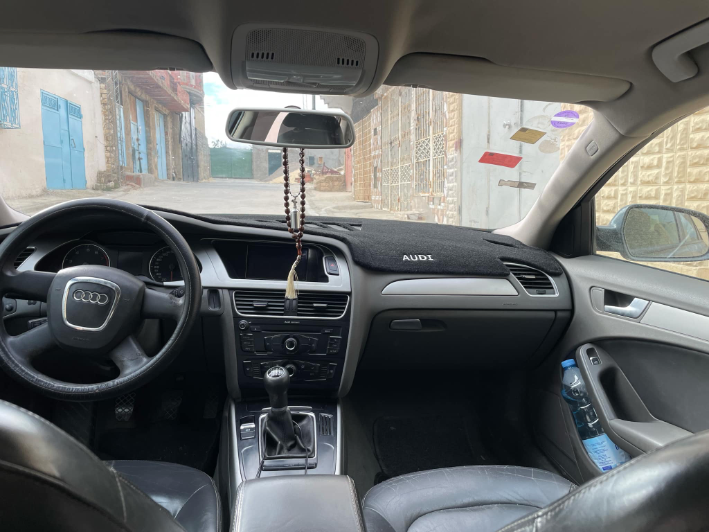 Audi A4 - Photo 2