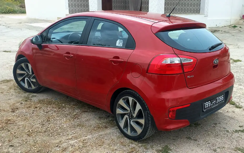 Kia RIO - Photo 4