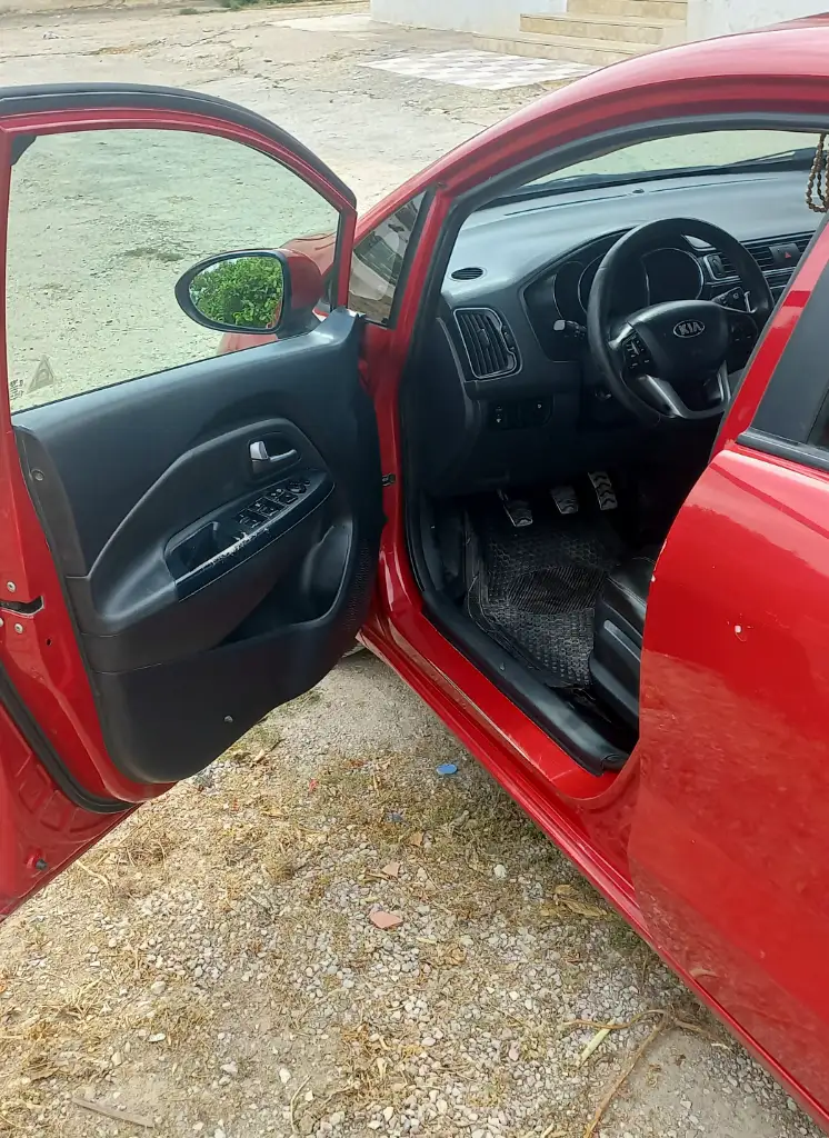Kia RIO - Photo 5