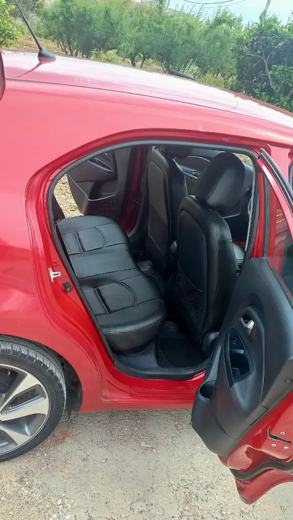 Kia RIO - Photo 9