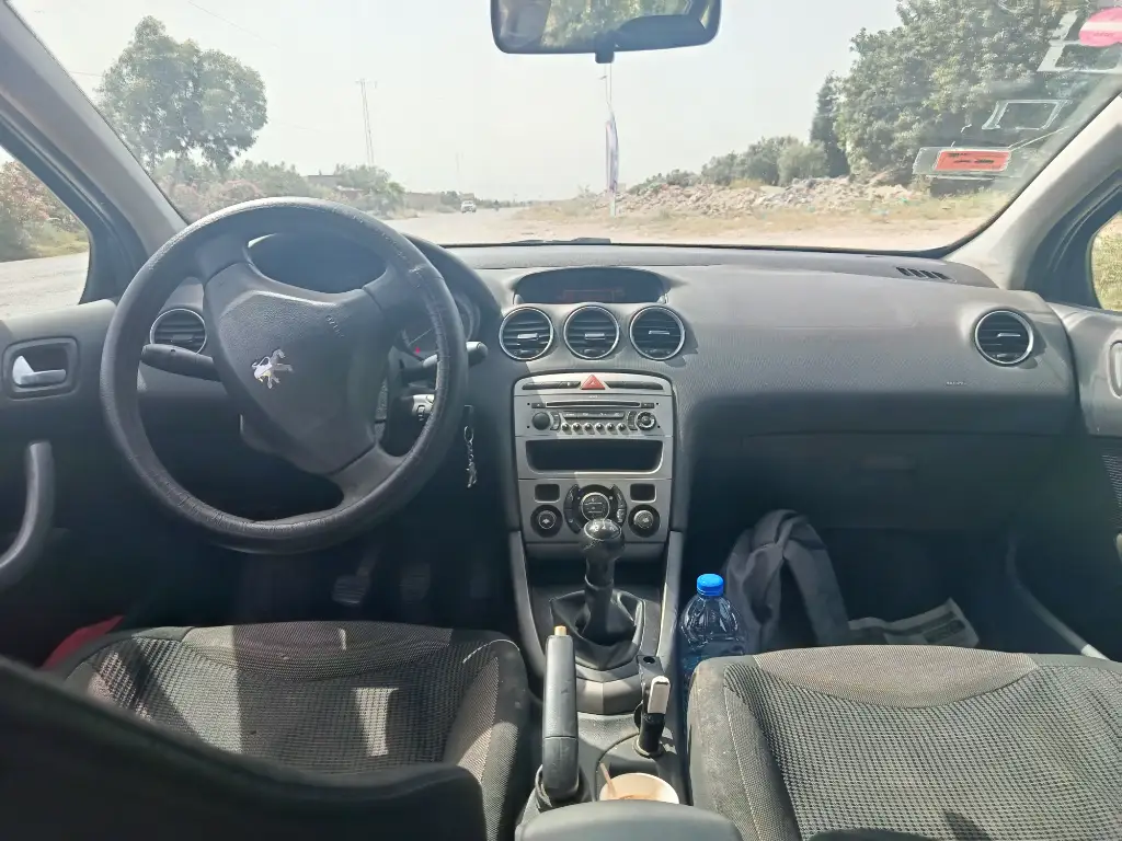 Peugeot 308 - Photo 6