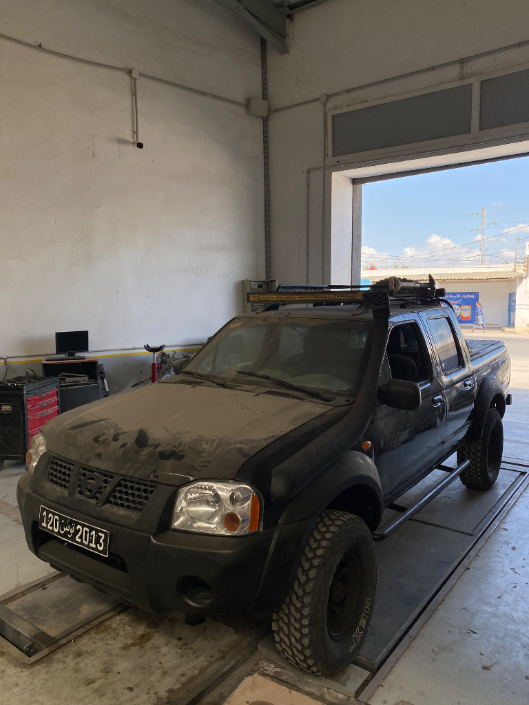 Nissan Navara - Photo 2